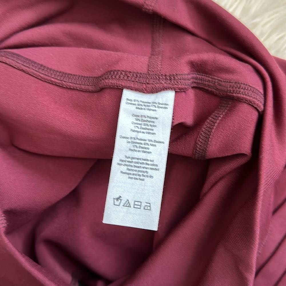 ALO Yoga Leggings - Picture 5 of 8